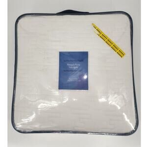 Simply Vera Wang White Signature Key Full/Queen Coverlet